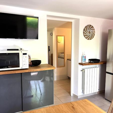 Appartement Deux Pieces Donnant Sur Un Jardin Antibes Exteriér fotografie