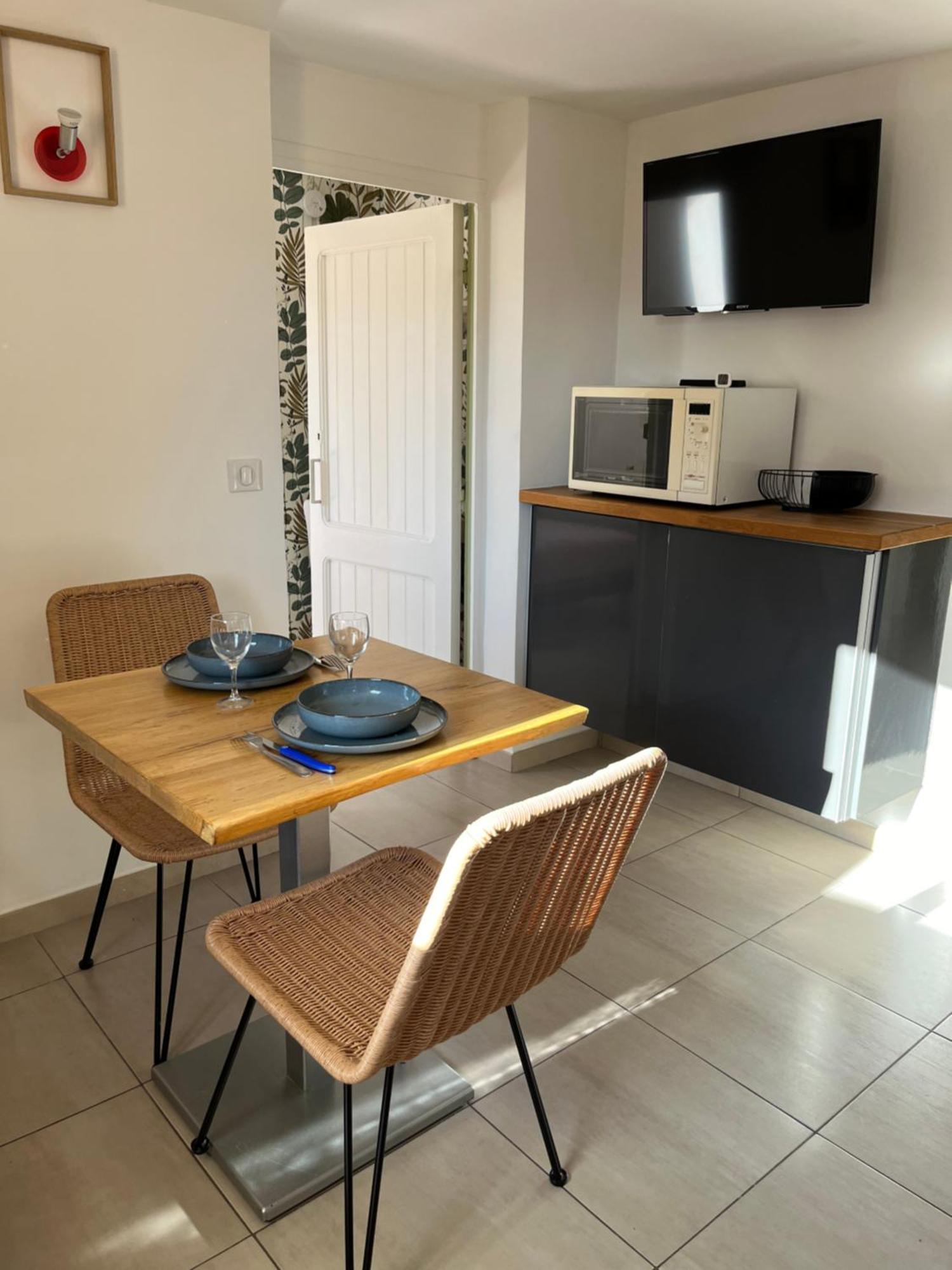 Appartement Deux Pieces Donnant Sur Un Jardin Antibes Exteriér fotografie